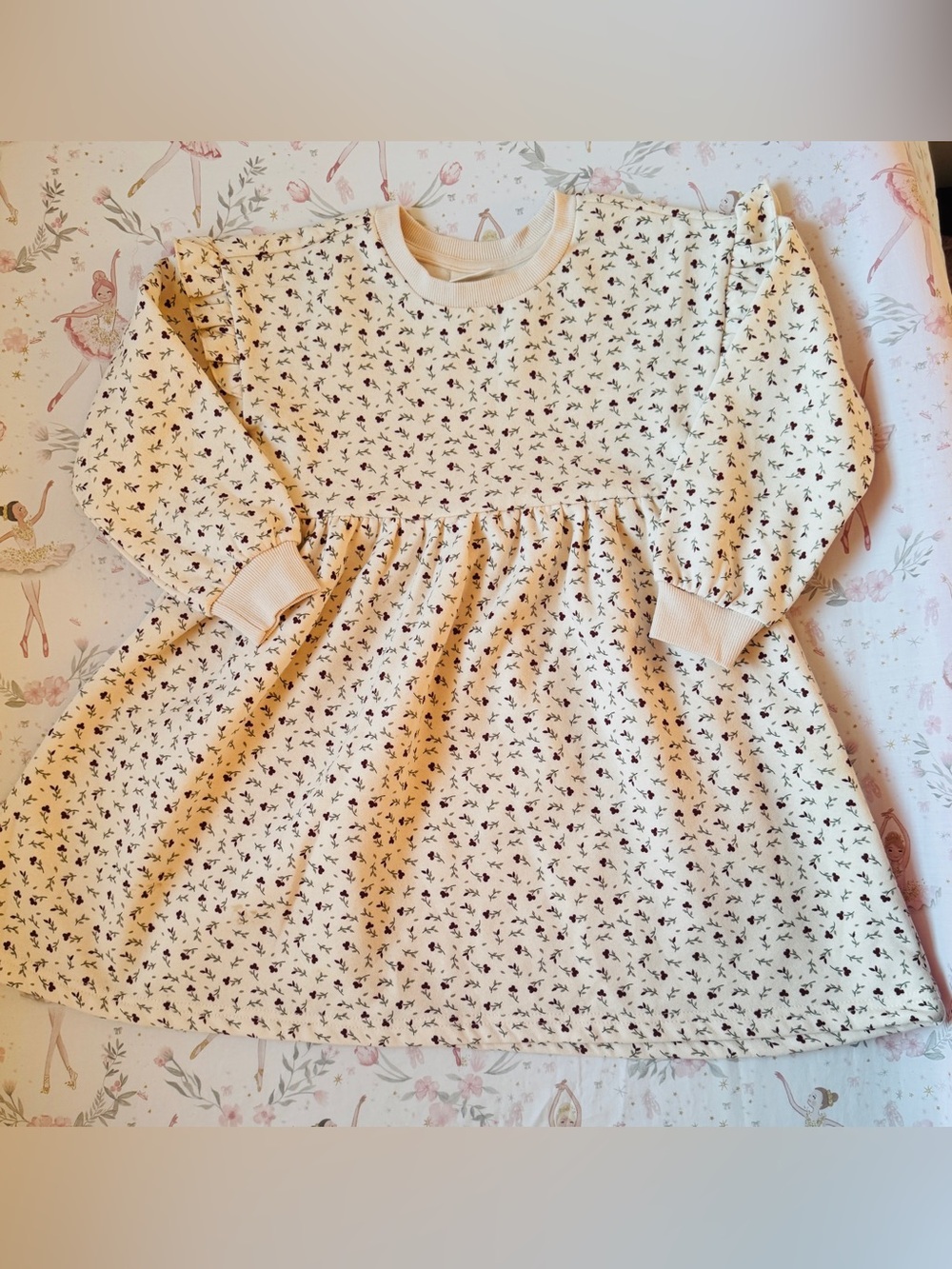 Girls Fleece Ditsy Floral Sweatshirt Dress Ruffle Shoulders Size 4-6 NWOT